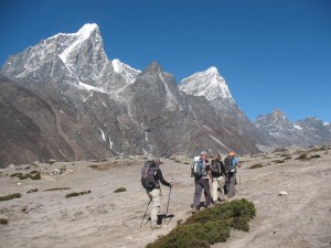 På väg från Dingboche till Lobuche På väg från Dingboche till Lobuche