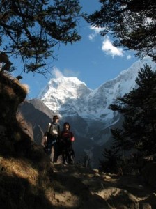Amy and Harry on their way to Tengboche Amy and Harry on their way to Tengboche
