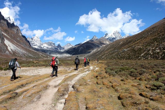 Mot Lobuche! Mot Lobuche!