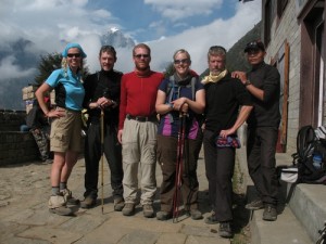 Välbehållna i Lukla efter 18 dagars klätterexpedition - Bra kämpat!! Välbehållna i Lukla efter 18 dagars klätterexpedition - Bra kämpat!!