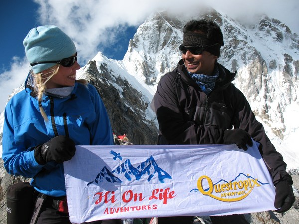 Hi On Life & Questropix at Kala Pathar, Nepal tn_img_4142