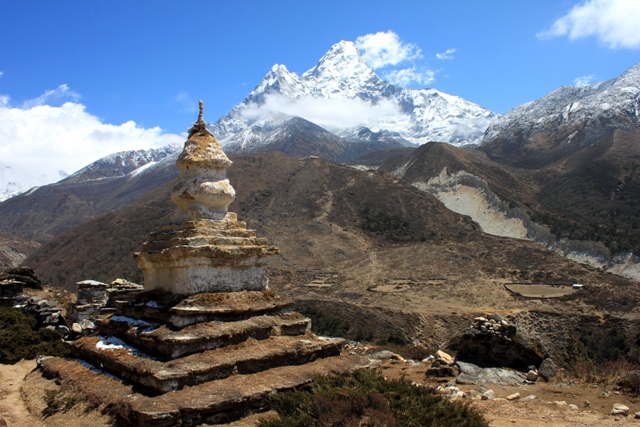 Chorten och Ama Dablam